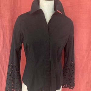 Fitted ladies blouse -detailed sleeves